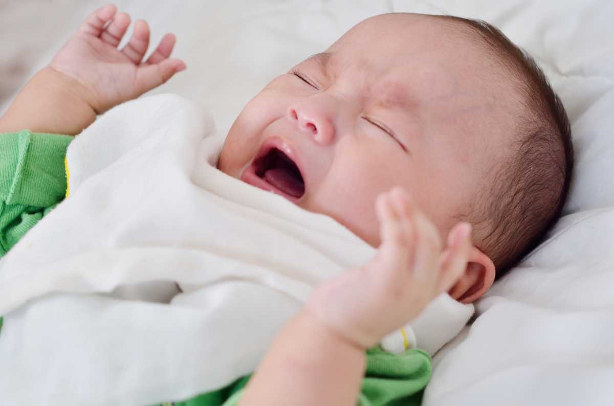 Cách săn sóc mắt cho trẻ sơ sinh bị đau mắt
