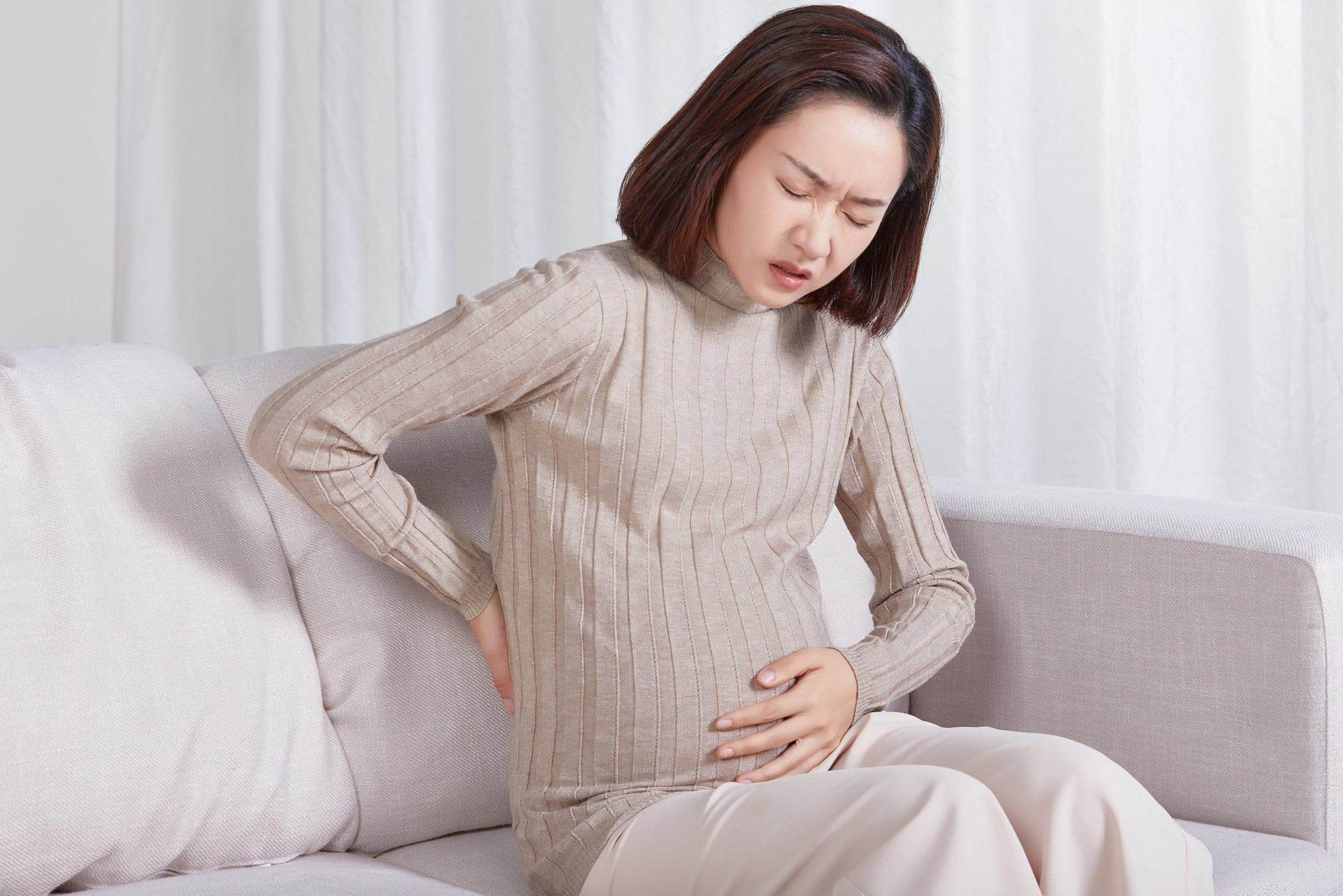 Vì sao bụng có cảm giác cồn cào khi mang thai đến tháng thứ 3?